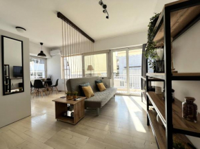 Zeus Bright & New Apartment - 25' walk to the Acropolis